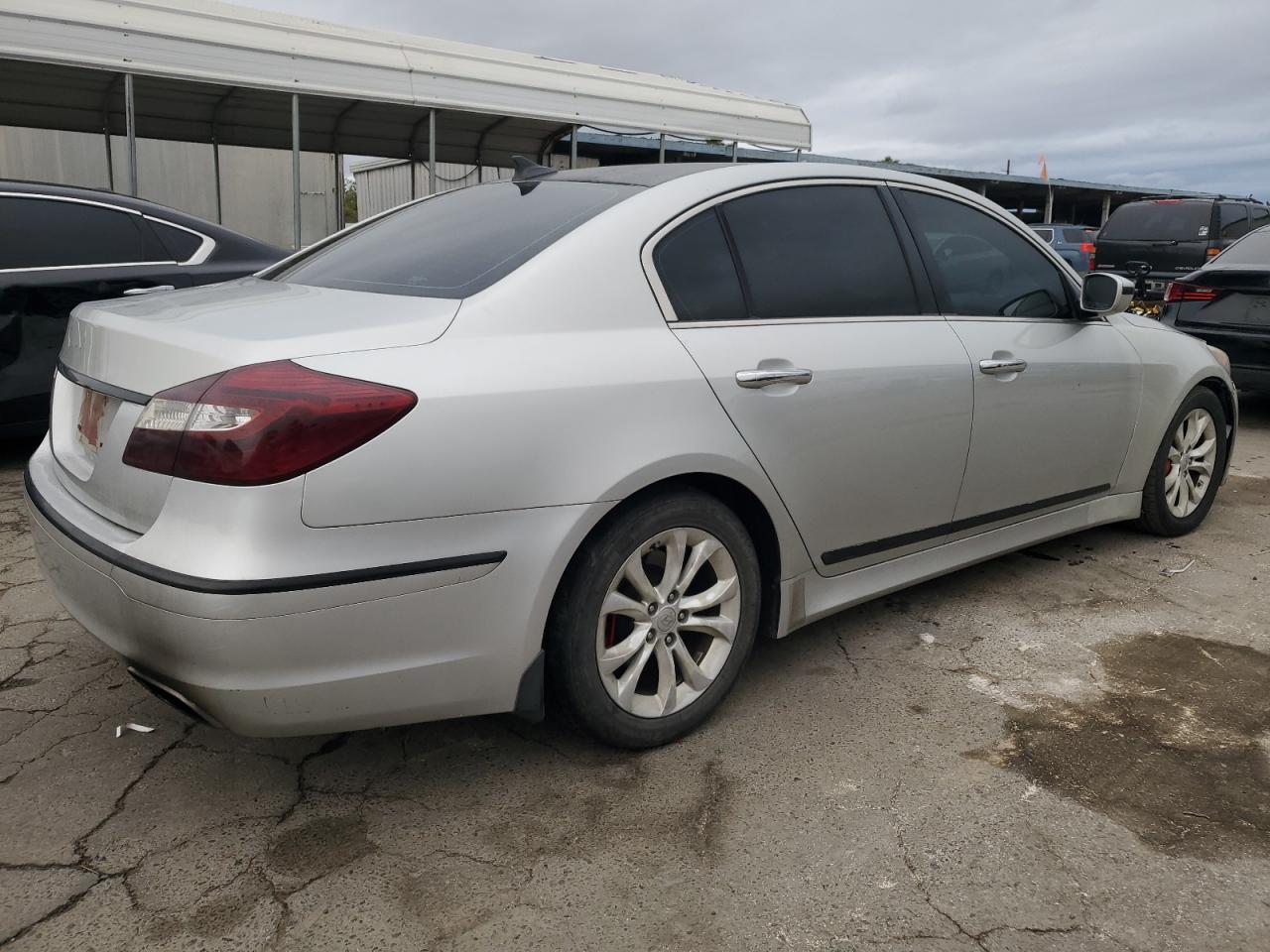 VIN KMHGC4DD4DU256372 2013 HYUNDAI GENESIS no.3