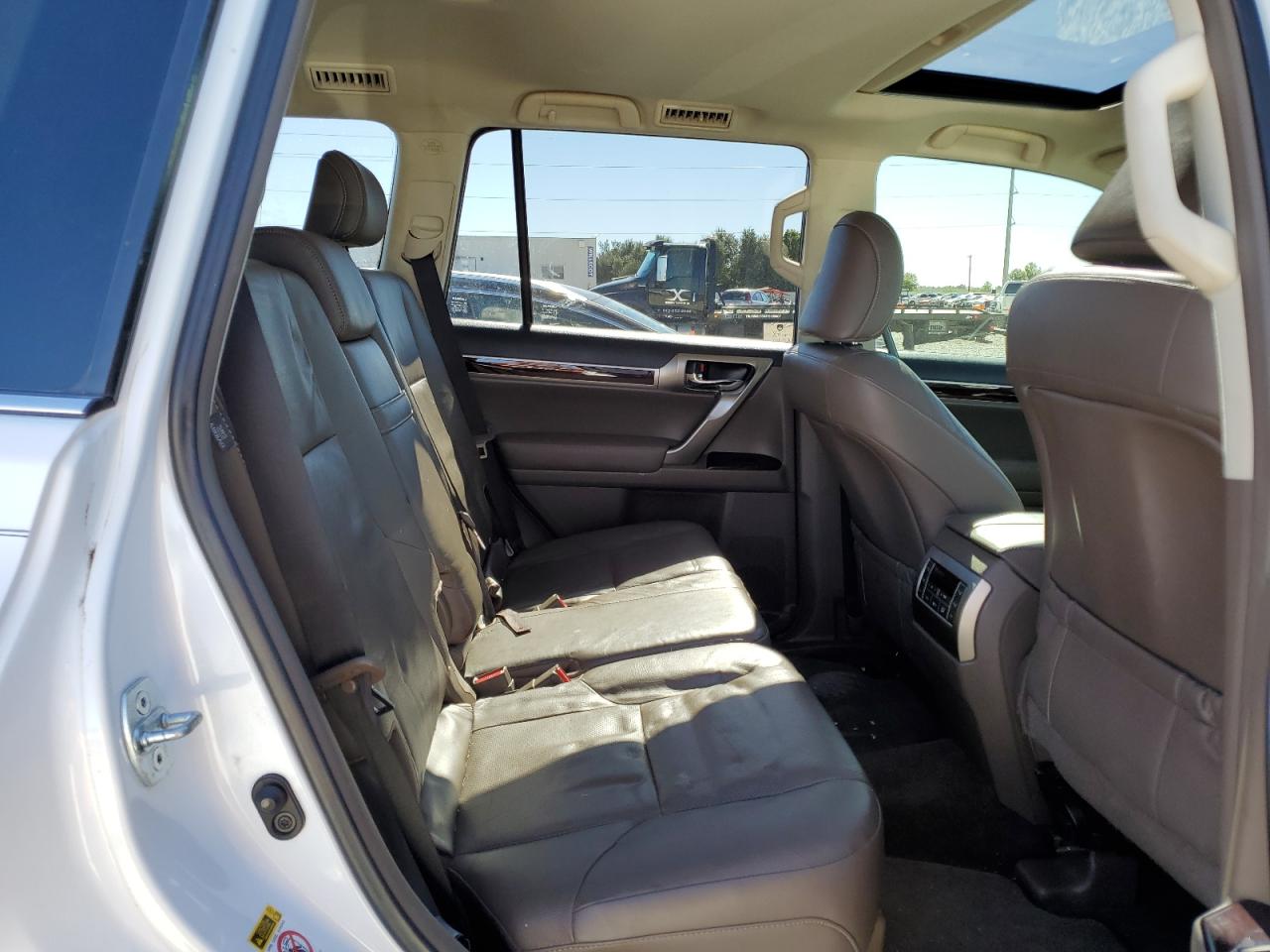 2014 Lexus GX - Image 11