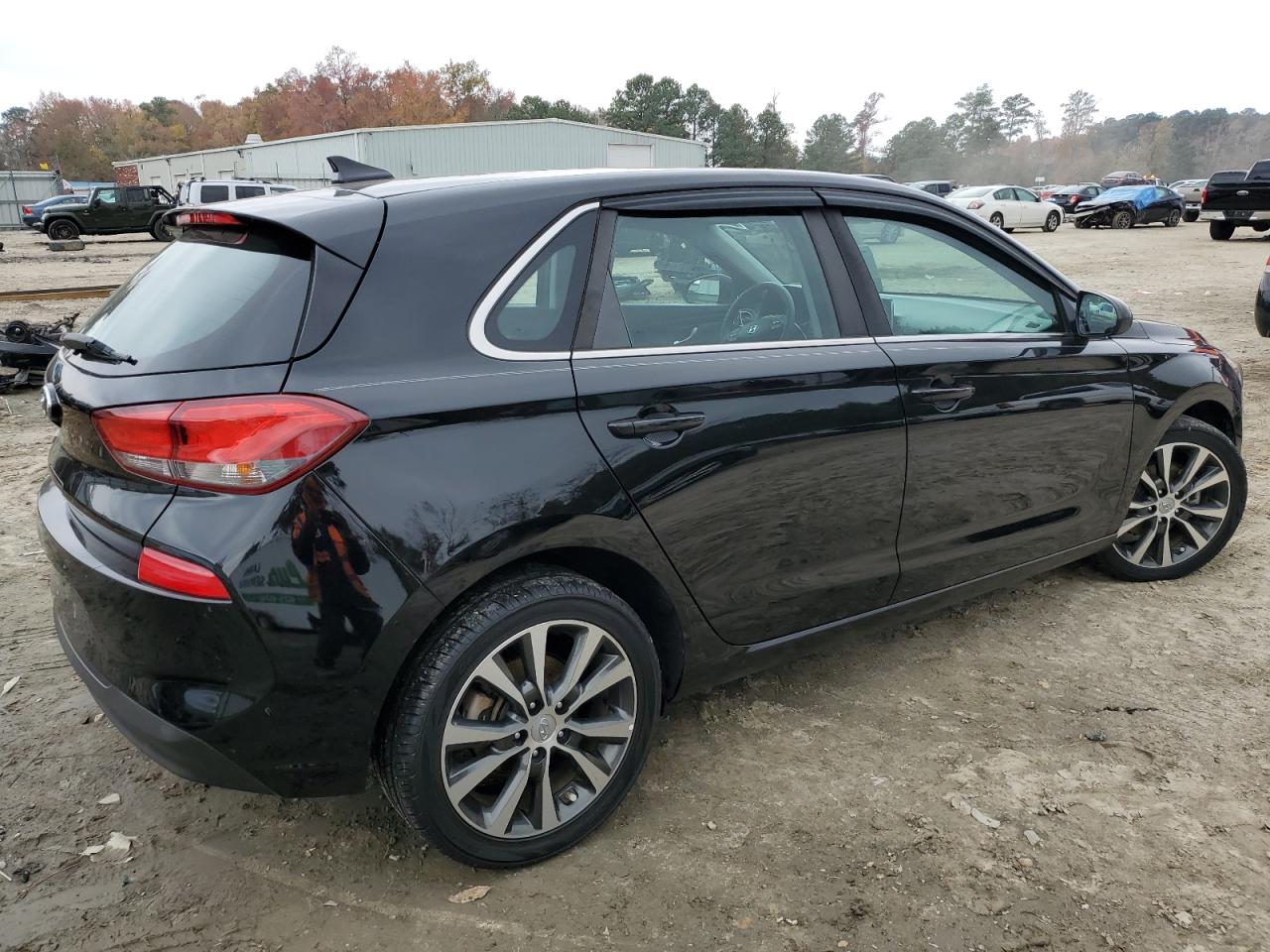 2018 Hyundai Elantra - Image 3