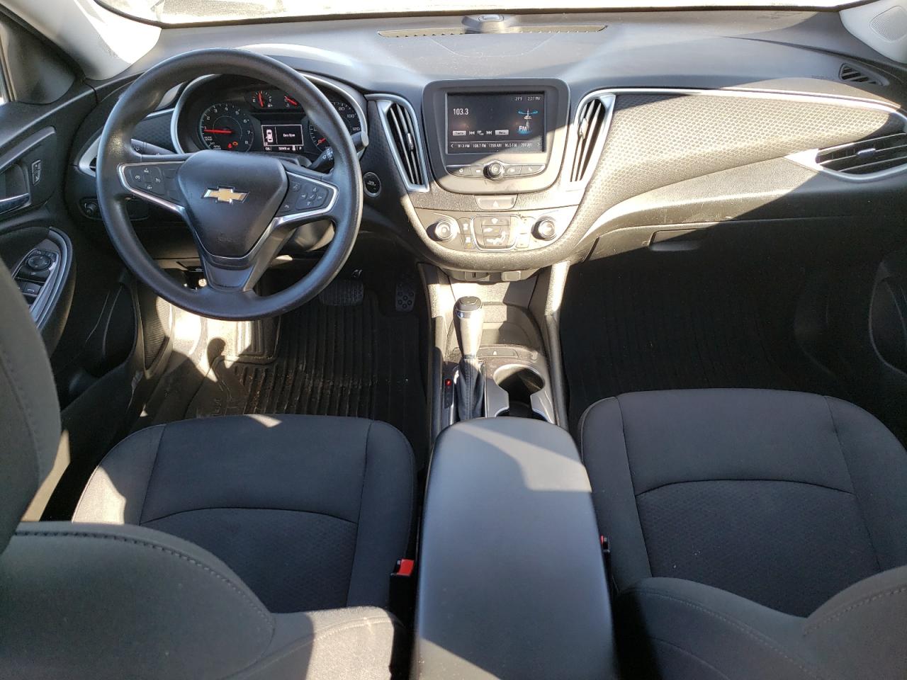 2018 Chevrolet Malibu - Image 8