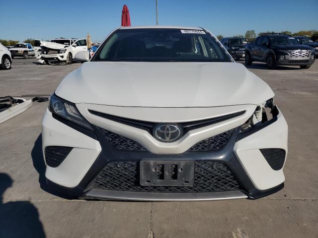  TOYOTA CAMRY 2018 Белый