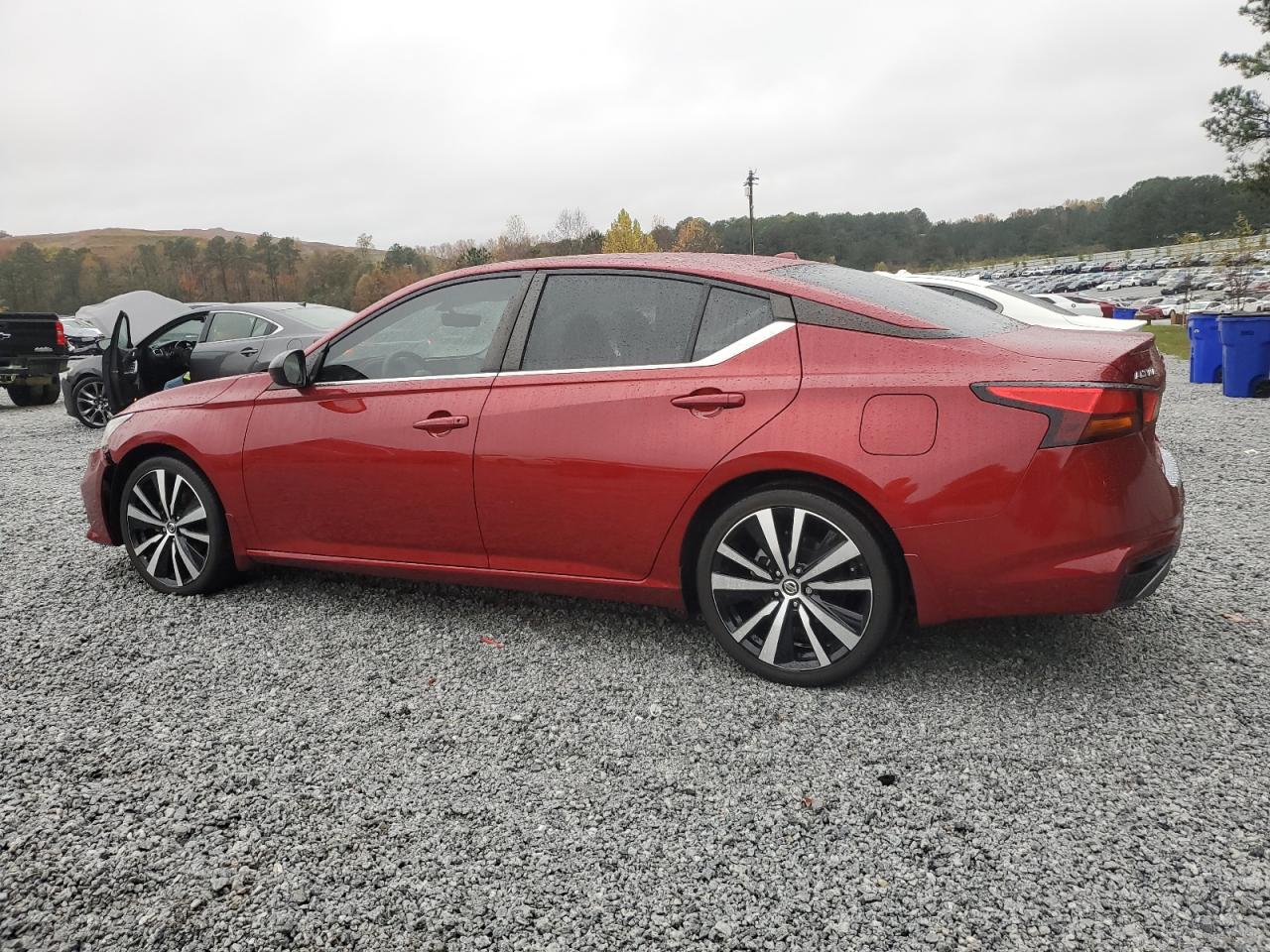2020 Nissan Altima - Image 2