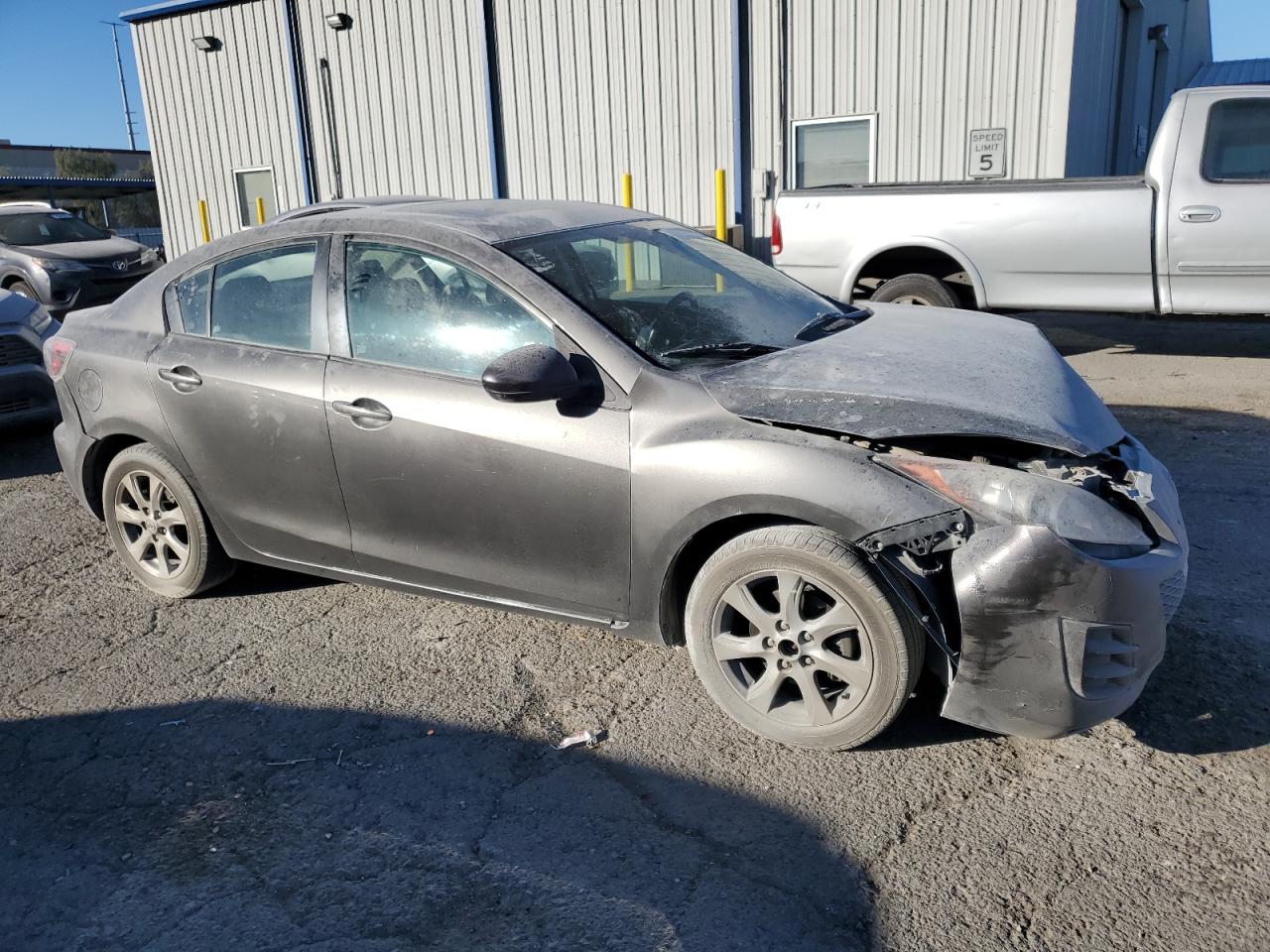 2010 Mazda 3 - Image 4