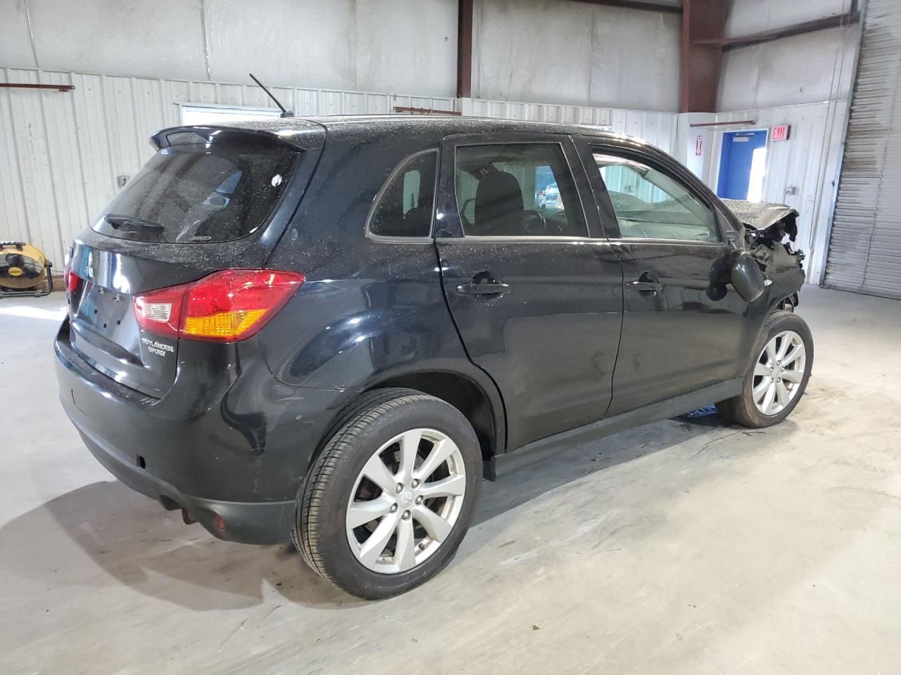 2015 Mitsubishi Outlander - Image 3