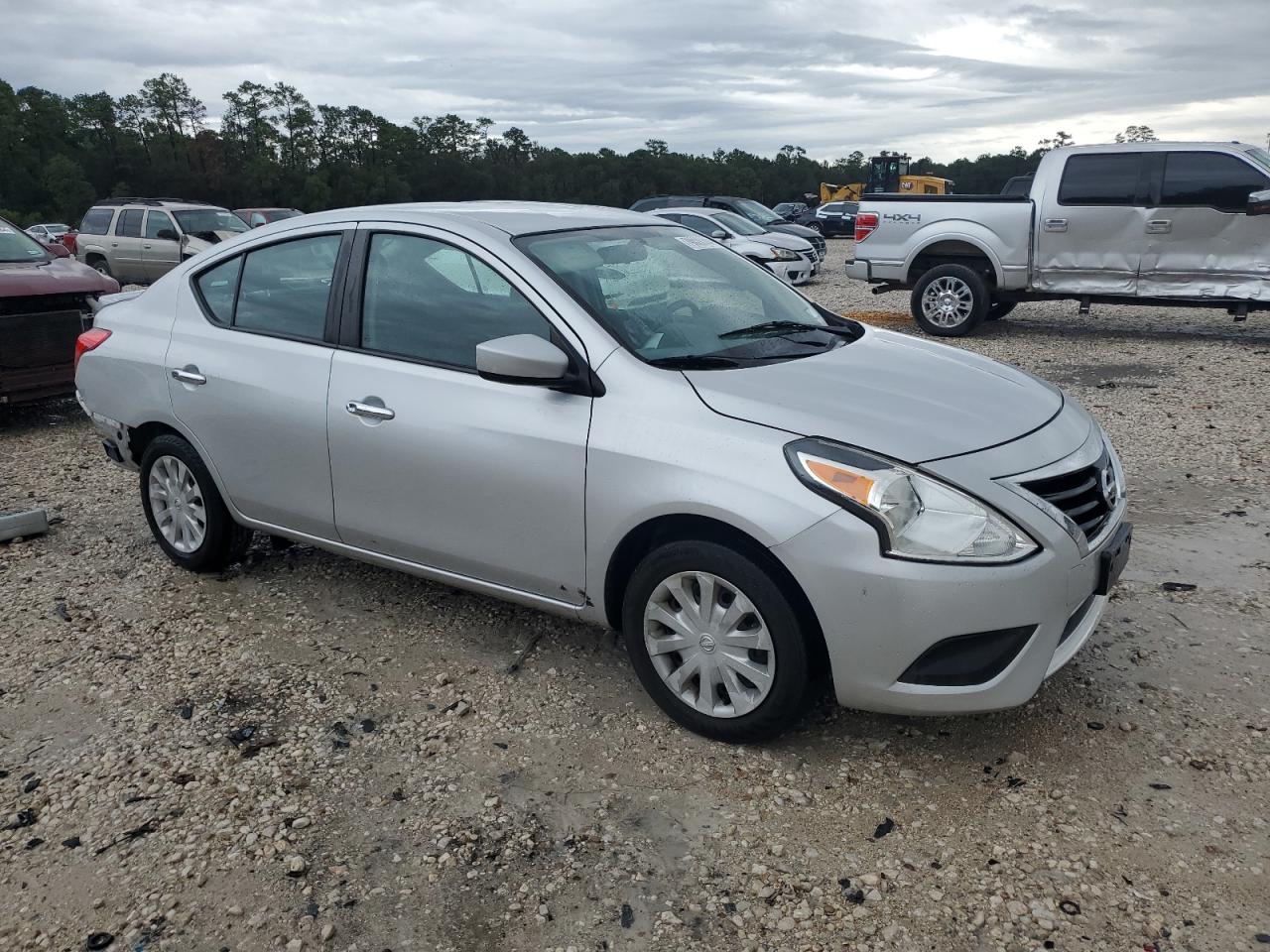 2019 Nissan Versa - Image 4