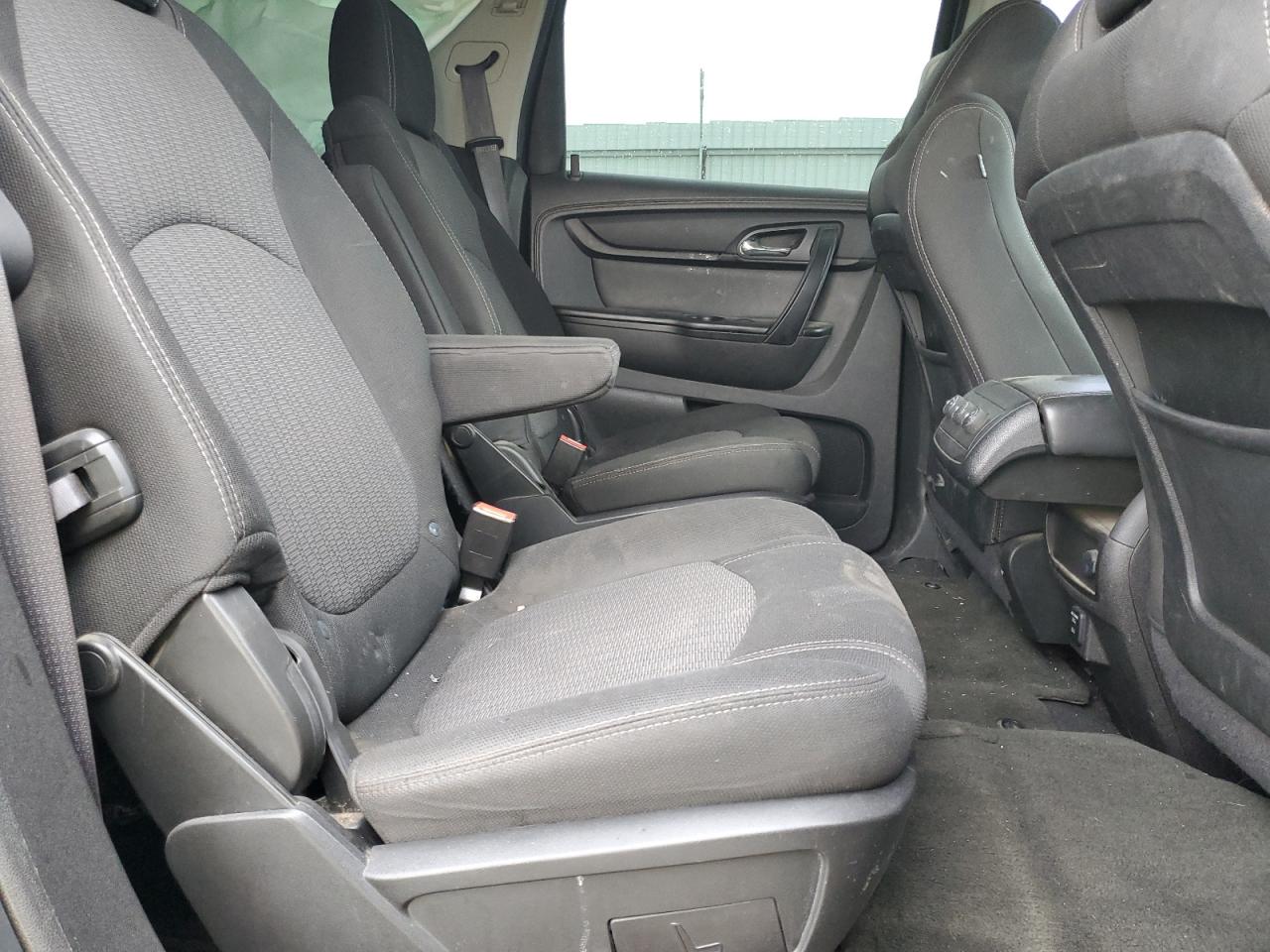2014 Chevrolet Traverse - Image 12