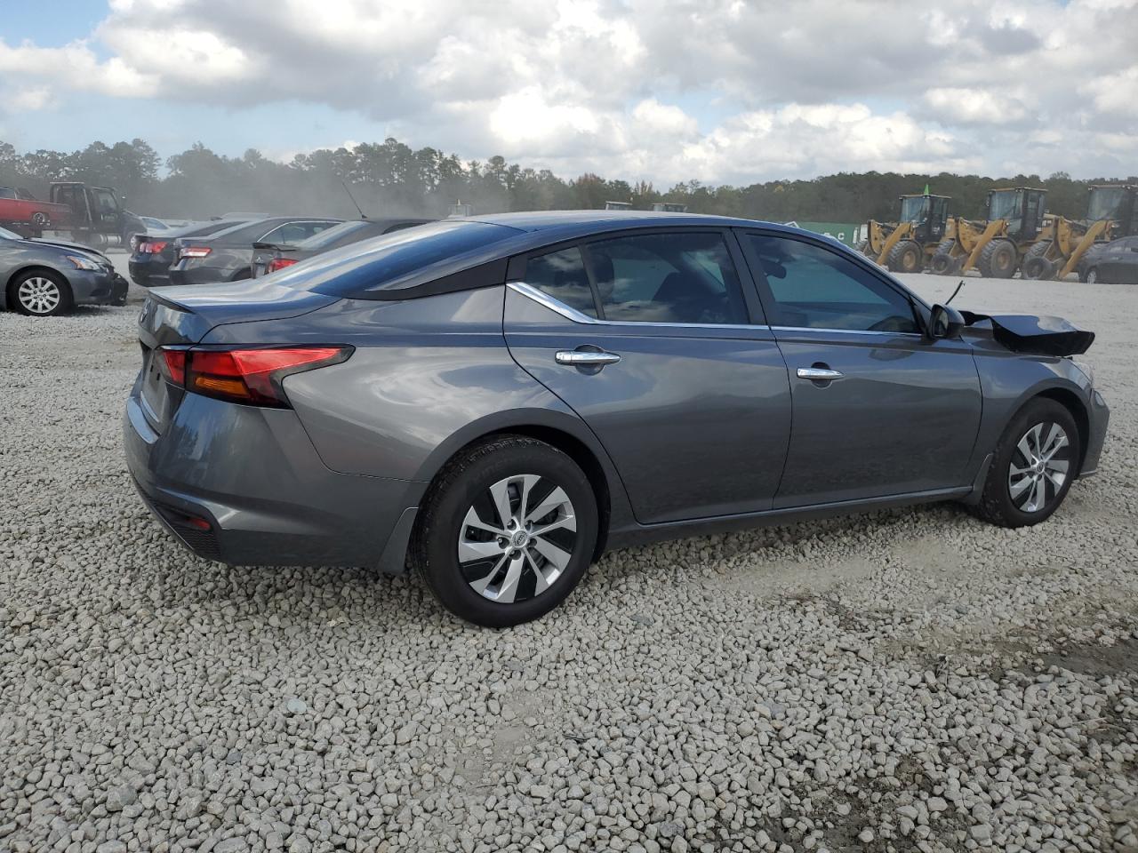 2024 Nissan Altima - Image 3