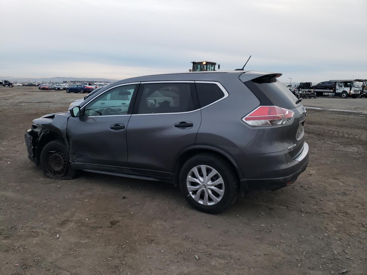 2016 Nissan Rogue - Image 2