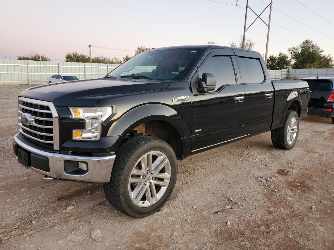 VIN 1FTFW1EG3GKD31044 2016 FORD F-150 no.1