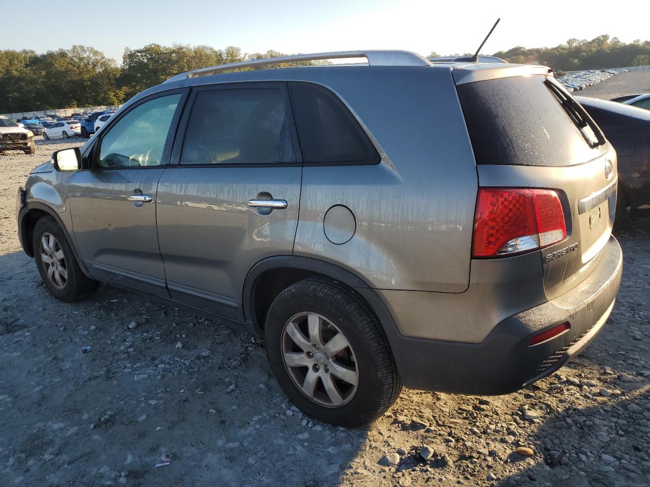 VIN 5XYKT4A26DG388410 2013 KIA SORENTO no.2