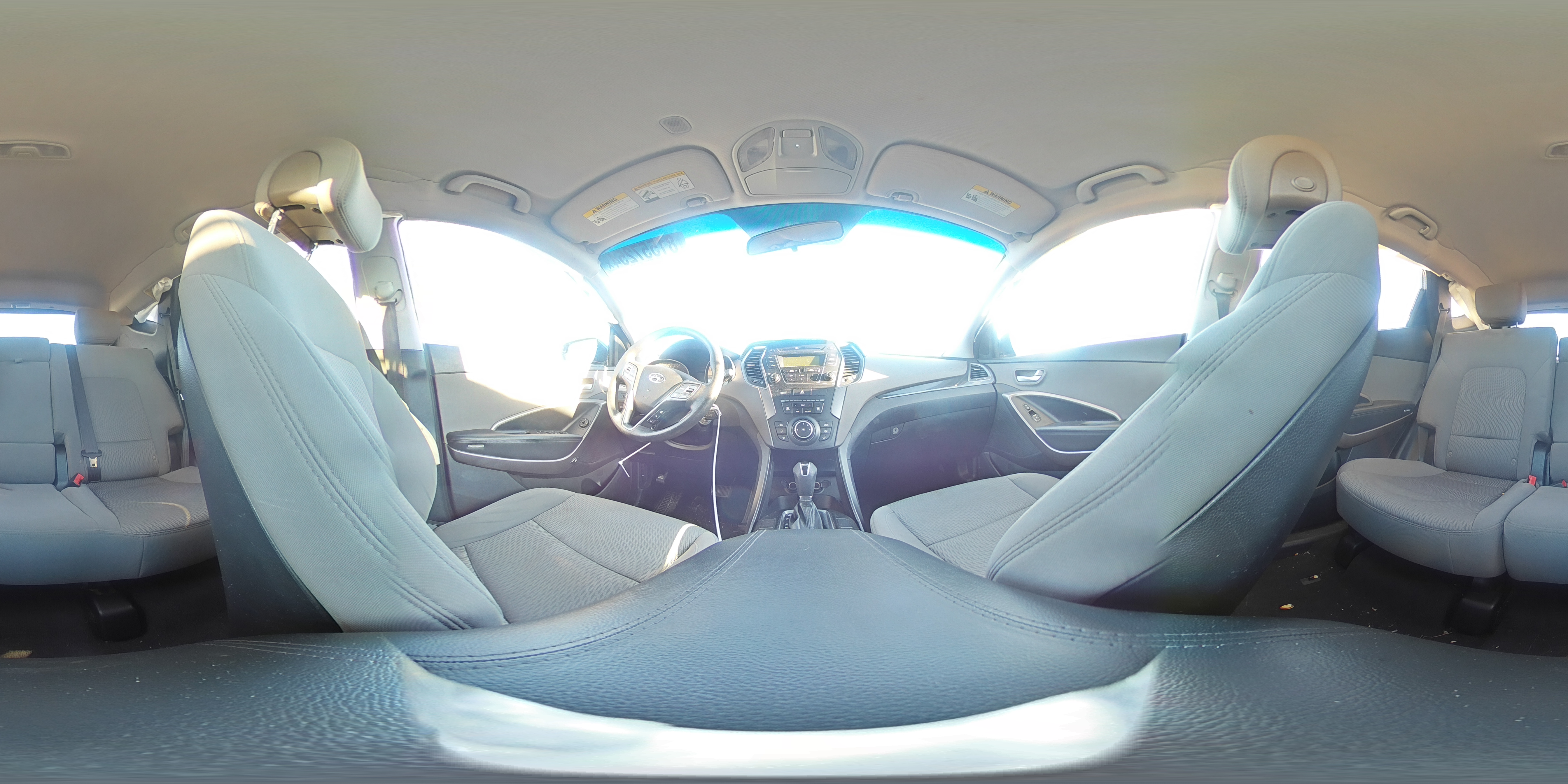 2015 Hyundai Santa Fe - Image 13