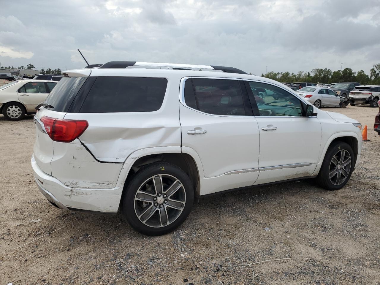 2019 GMC Acadia - Image 3