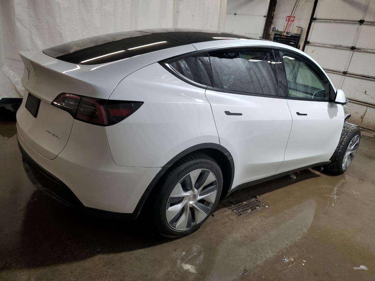 2023 Tesla Model Y VIN: 7SAYGDEE7PA042302 Lot: 78684324