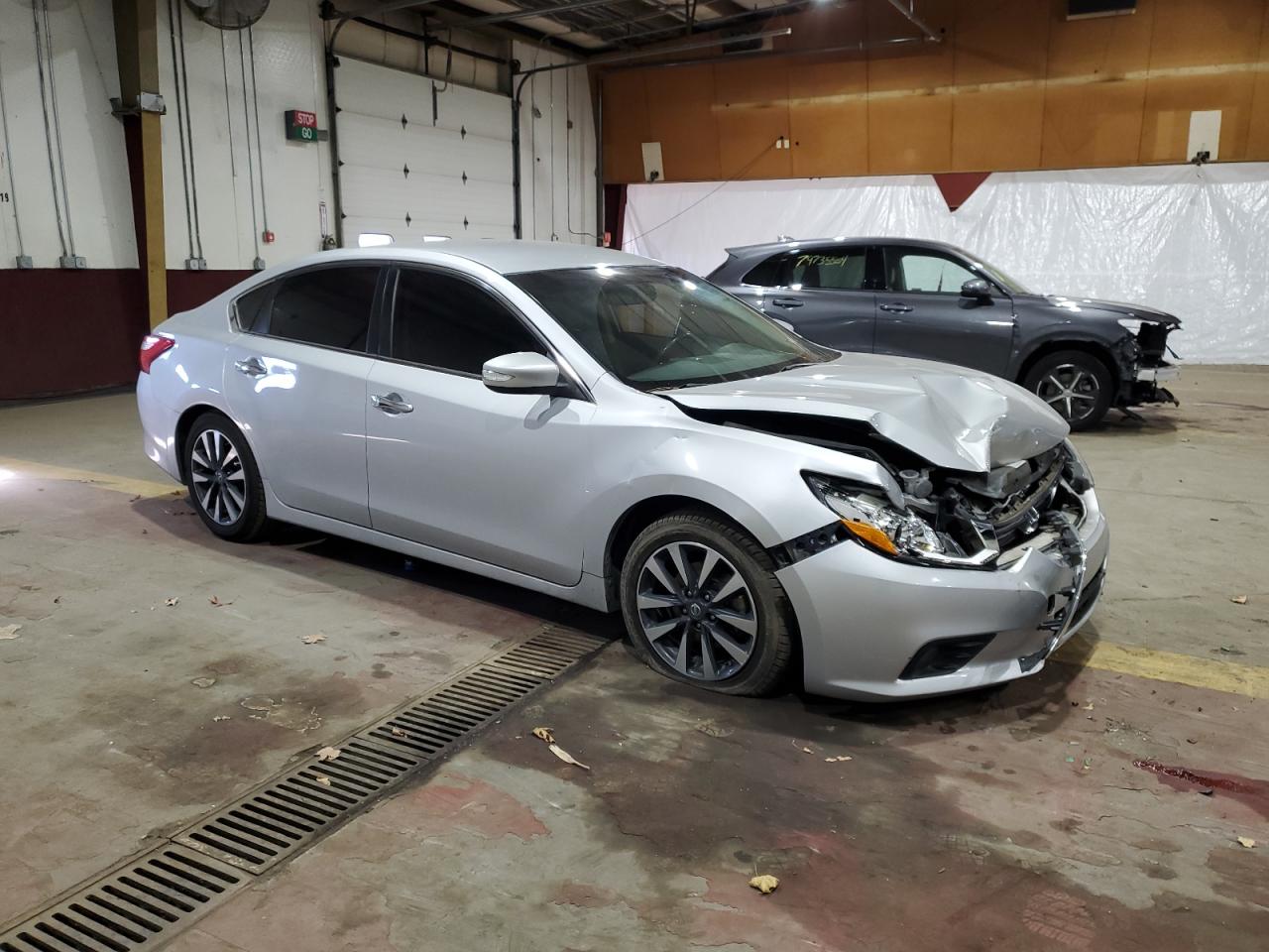 2017 Nissan Altima - Image 4
