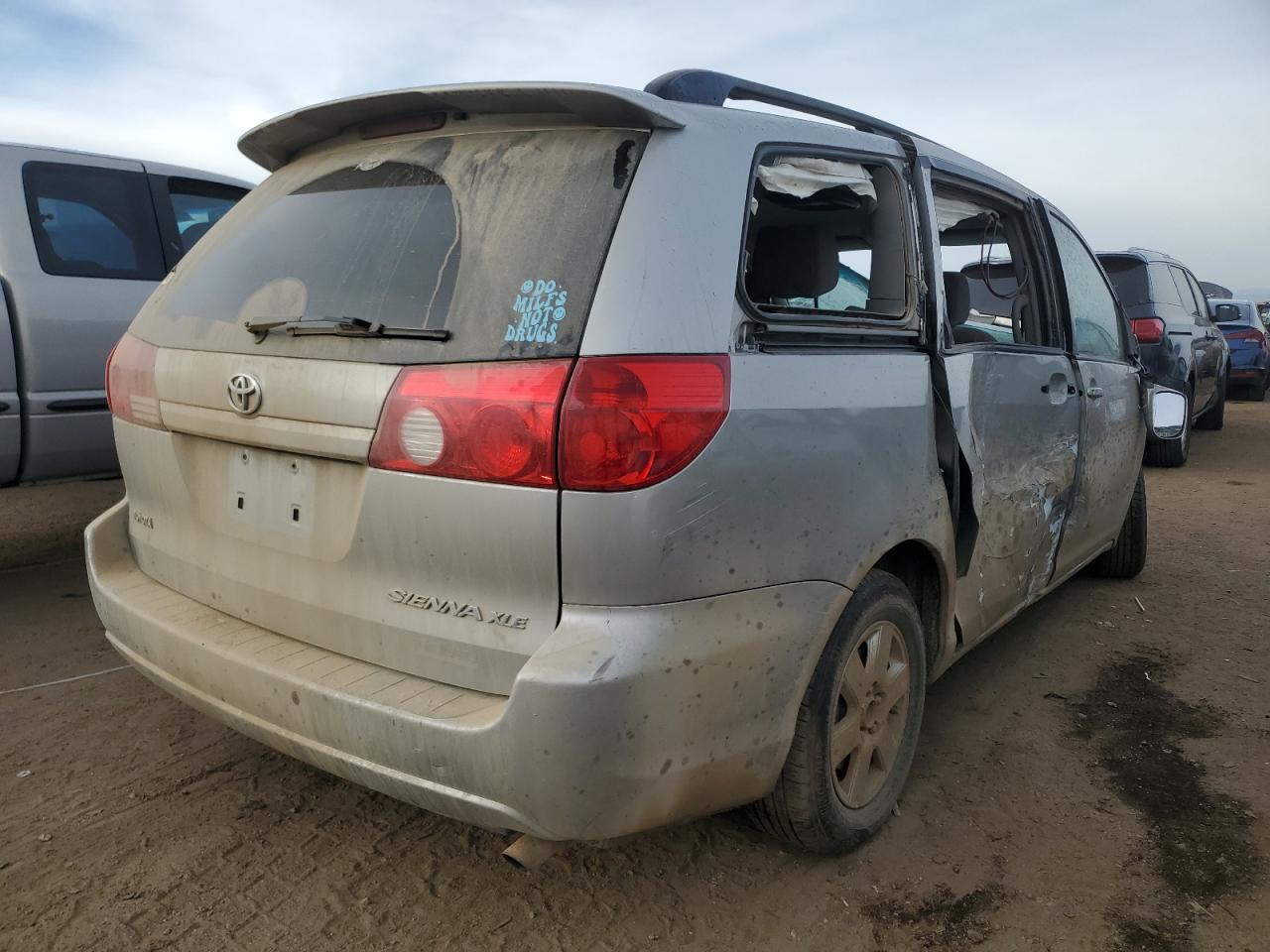 2007 Toyota Sienna - Image 3