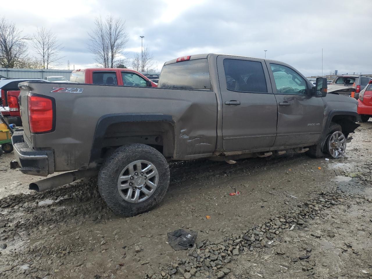 2015 Chevrolet Silverado - Image 3