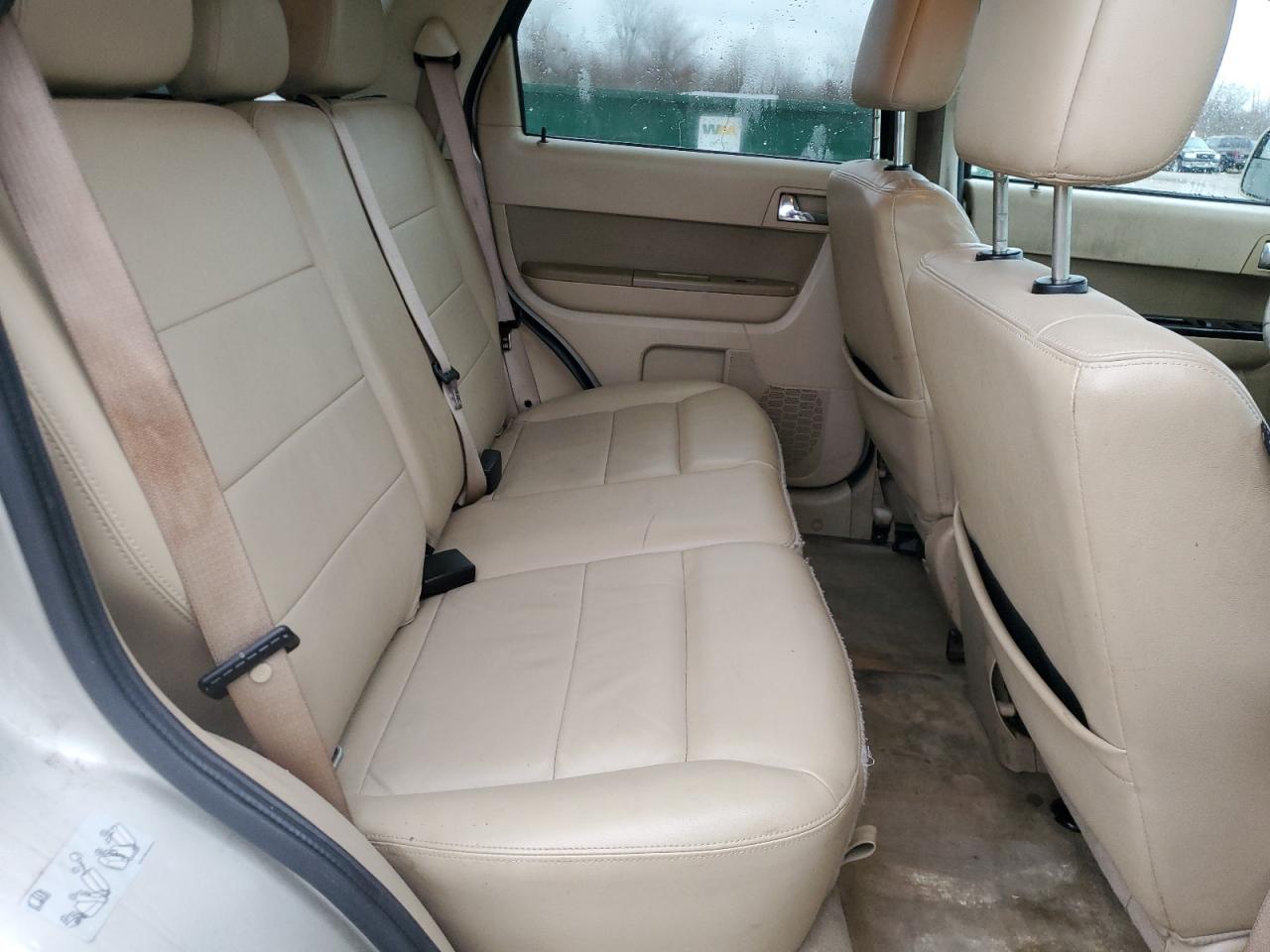 2010 Ford Escape - Image 11