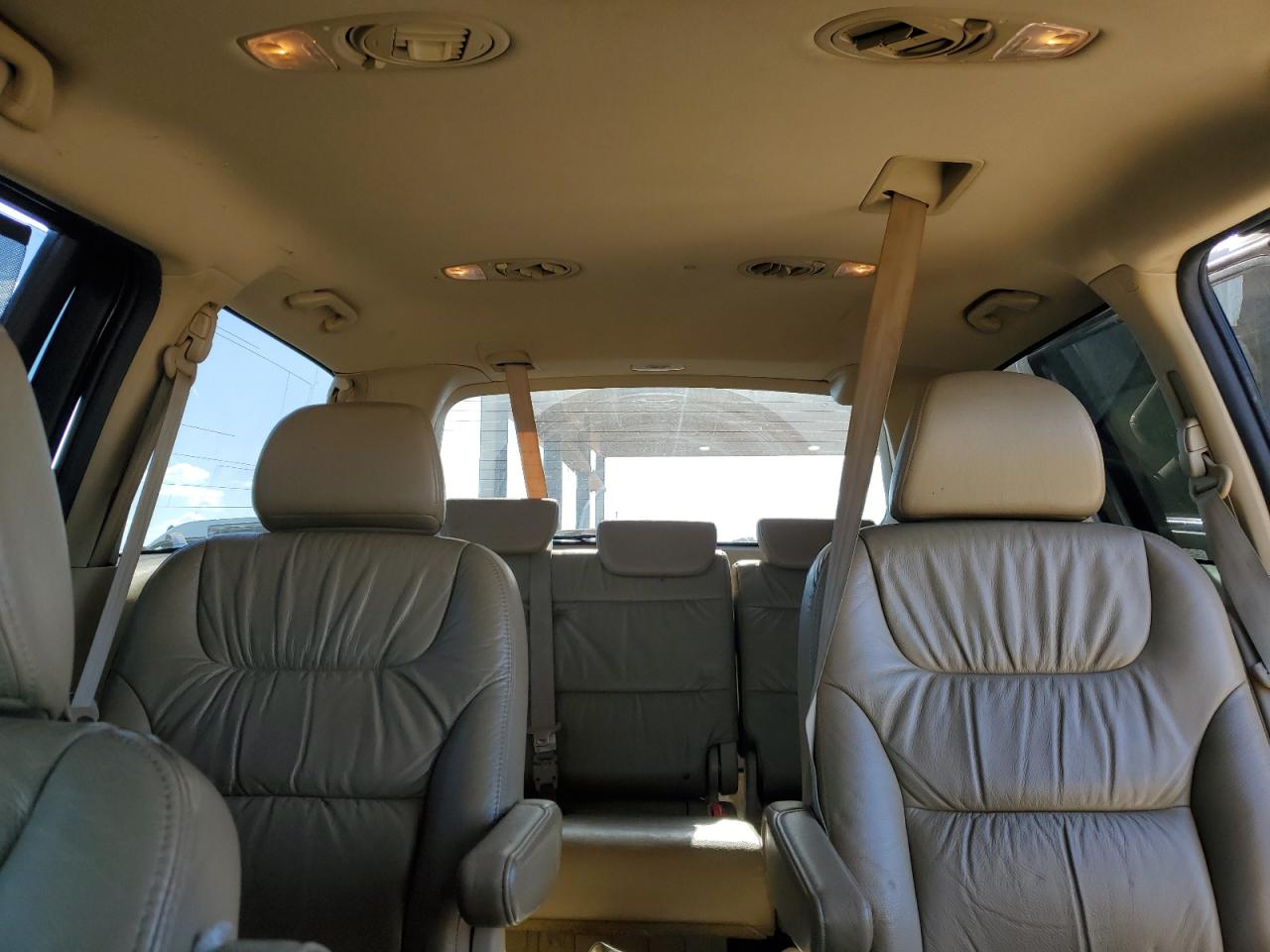 2009 Honda Odyssey - Image 10
