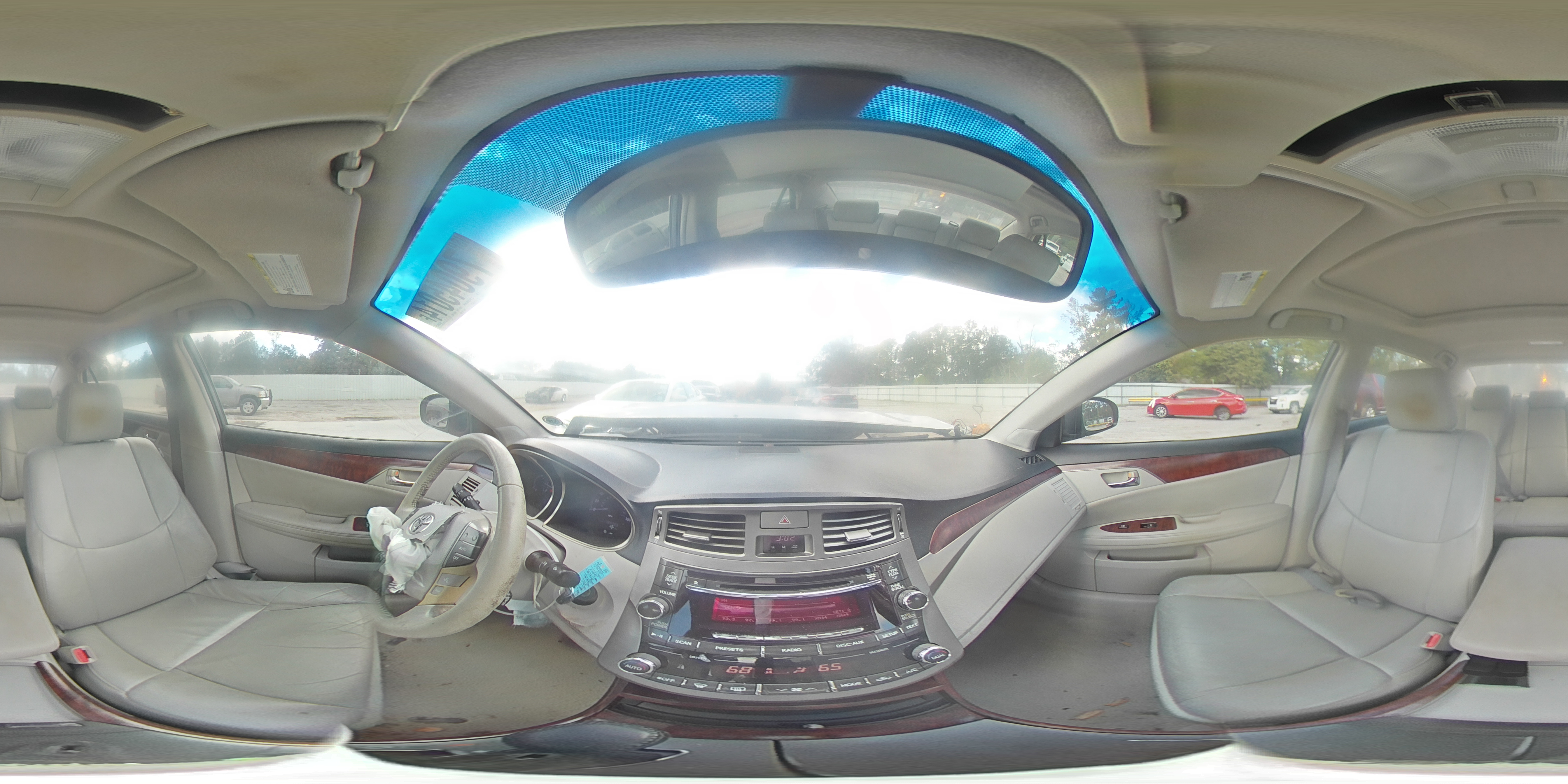 2011 Toyota Avalon - Image 13