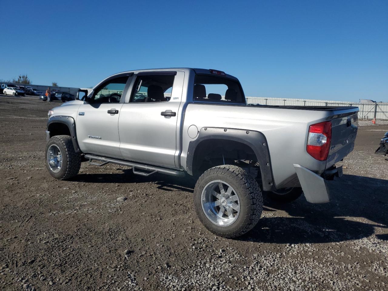 VIN 5TFDW5F19JX689574 2018 TOYOTA TUNDRA no.2