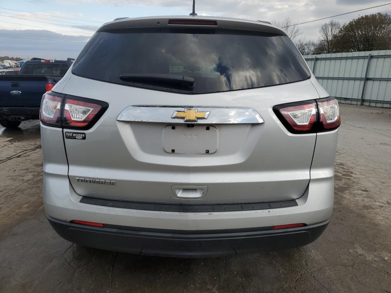 2017 Chevrolet Traverse Ls VIN: 1GNKRFKD3HJ227570 Lot: 82361374