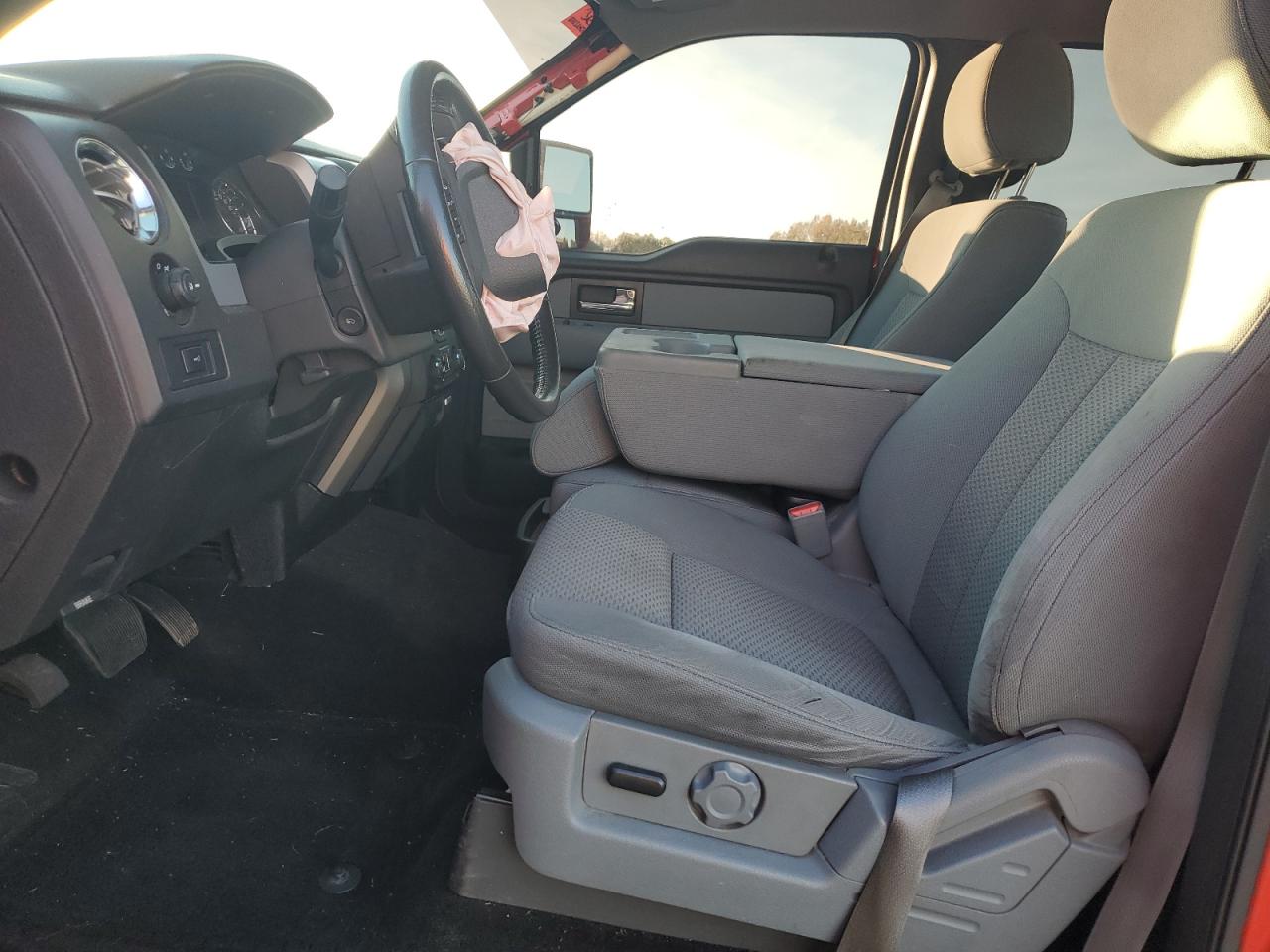 2014 Ford F-150 - Image 7