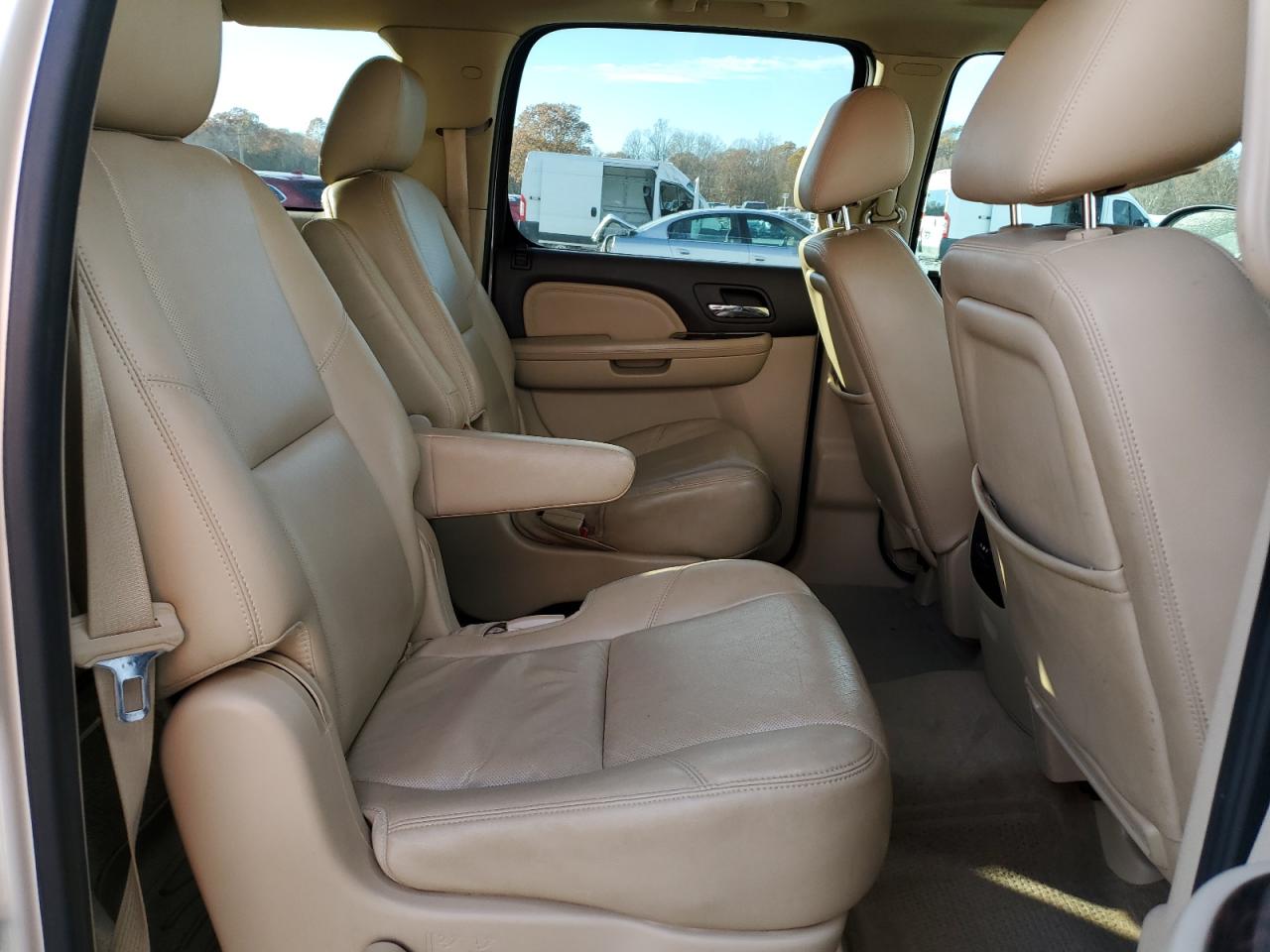 2011 GMC Yukon - Image 11