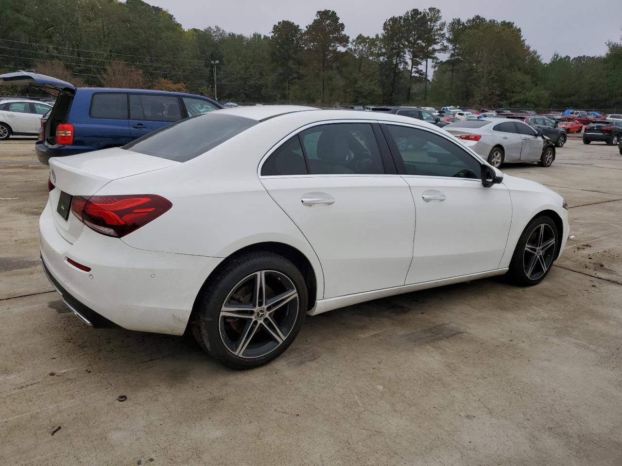 2022 Mercedes-Benz A-klasse - Image 3