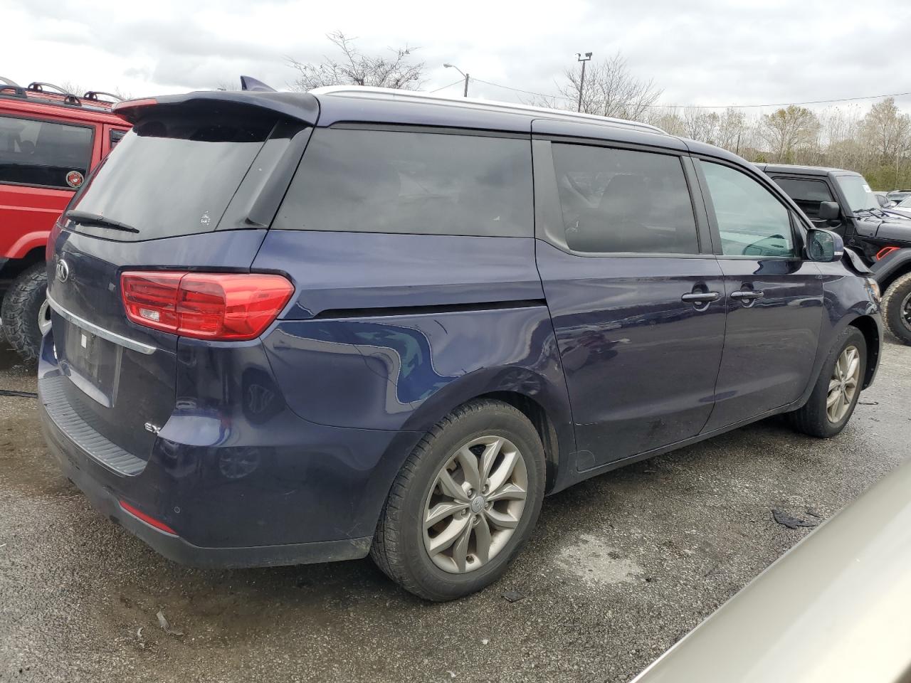 2019 Kia Sedona - Image 3