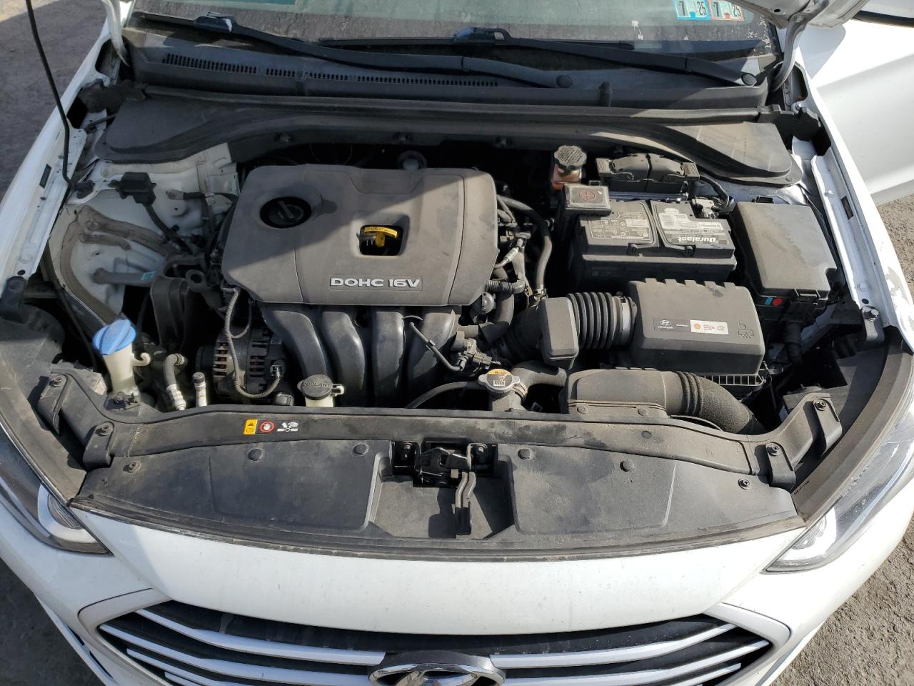 2017 Hyundai Elantra - Image 11