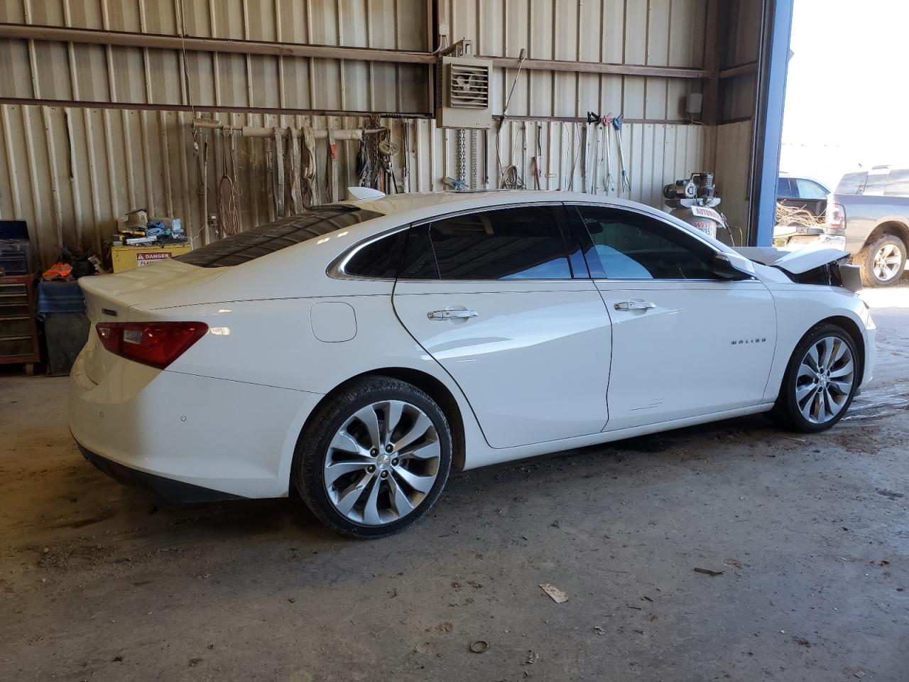 2018 Chevrolet Malibu - Image 3