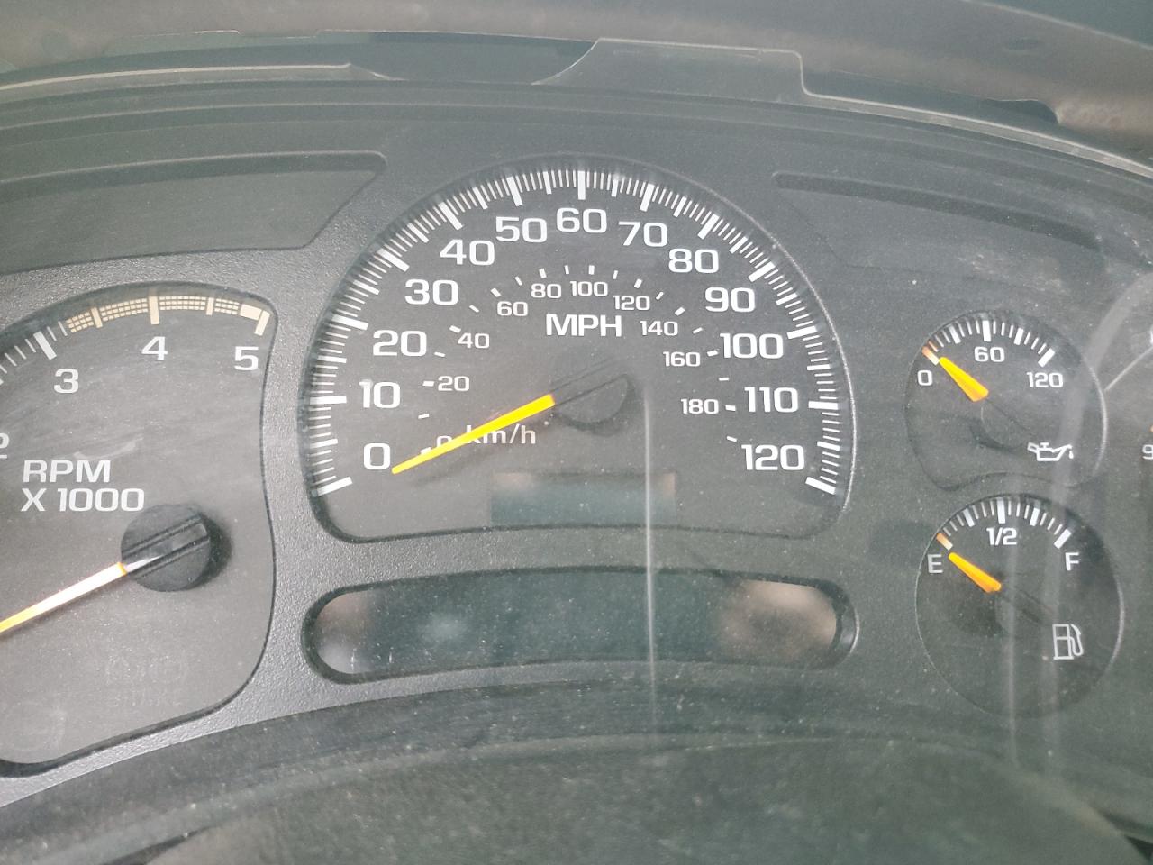 2004 Chevrolet Silverado - Image 9