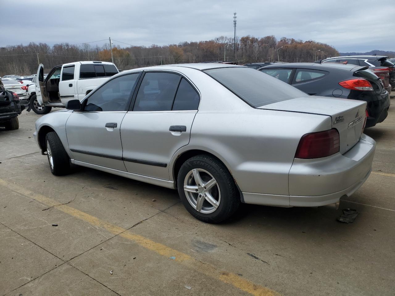 2001 Mitsubishi Galant - Image 2