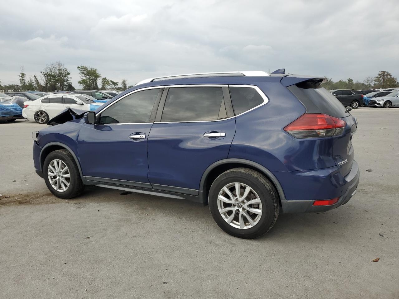 2019 Nissan Rogue - Image 2