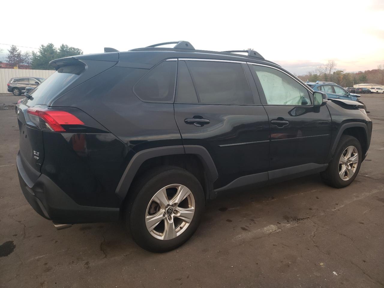 2021 Toyota RAV 4 - Image 3