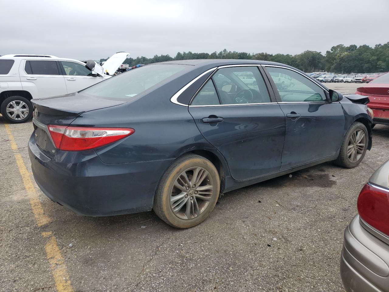 VIN 4T1BF1FK5GU211635 2016 TOYOTA CAMRY no.3