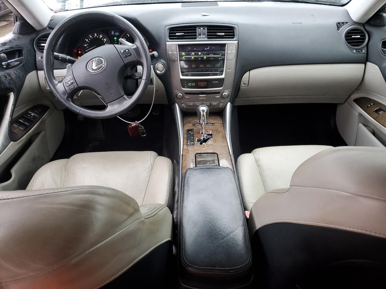 2010 Lexus IS - Image 8