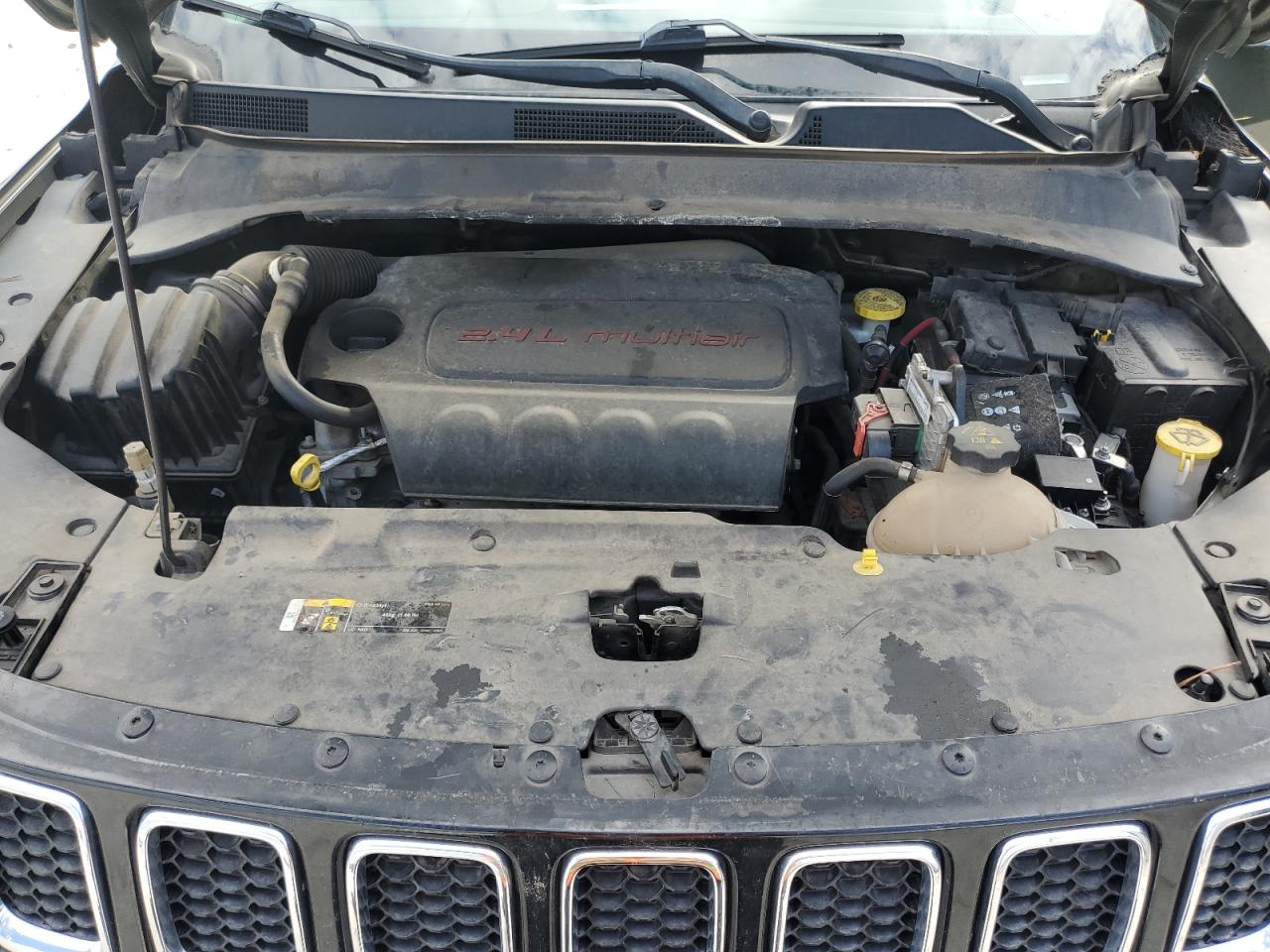 2018 Jeep Compass - Image 12