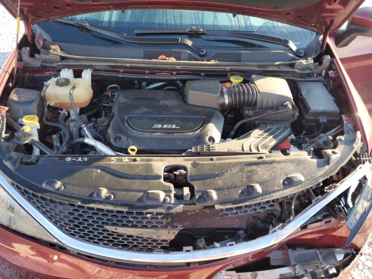 2019 Chrysler Pacifica - Image 12