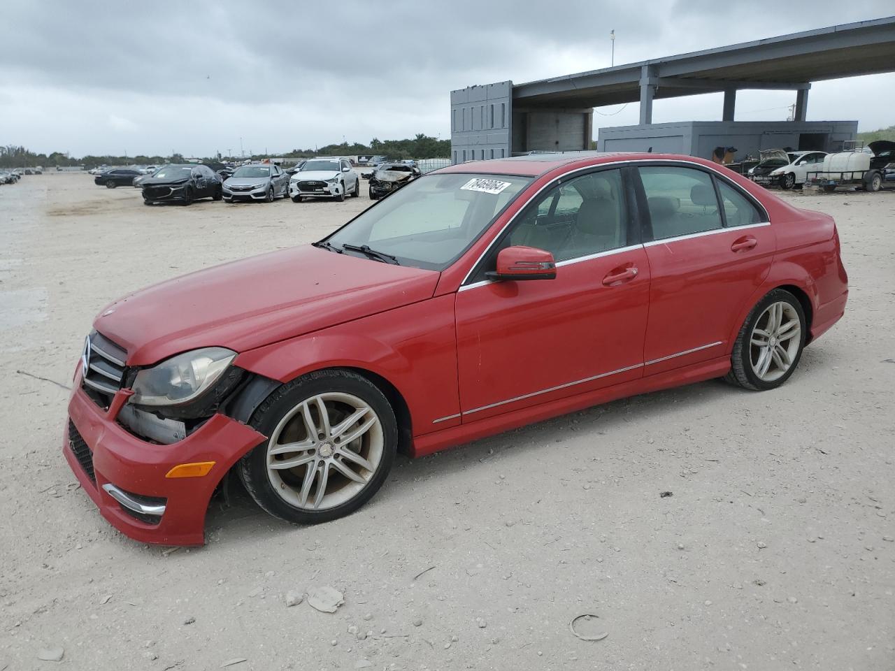 VIN WDDGF4HBXEA918131 2014 MERCEDES-BENZ C-CLASS no.1