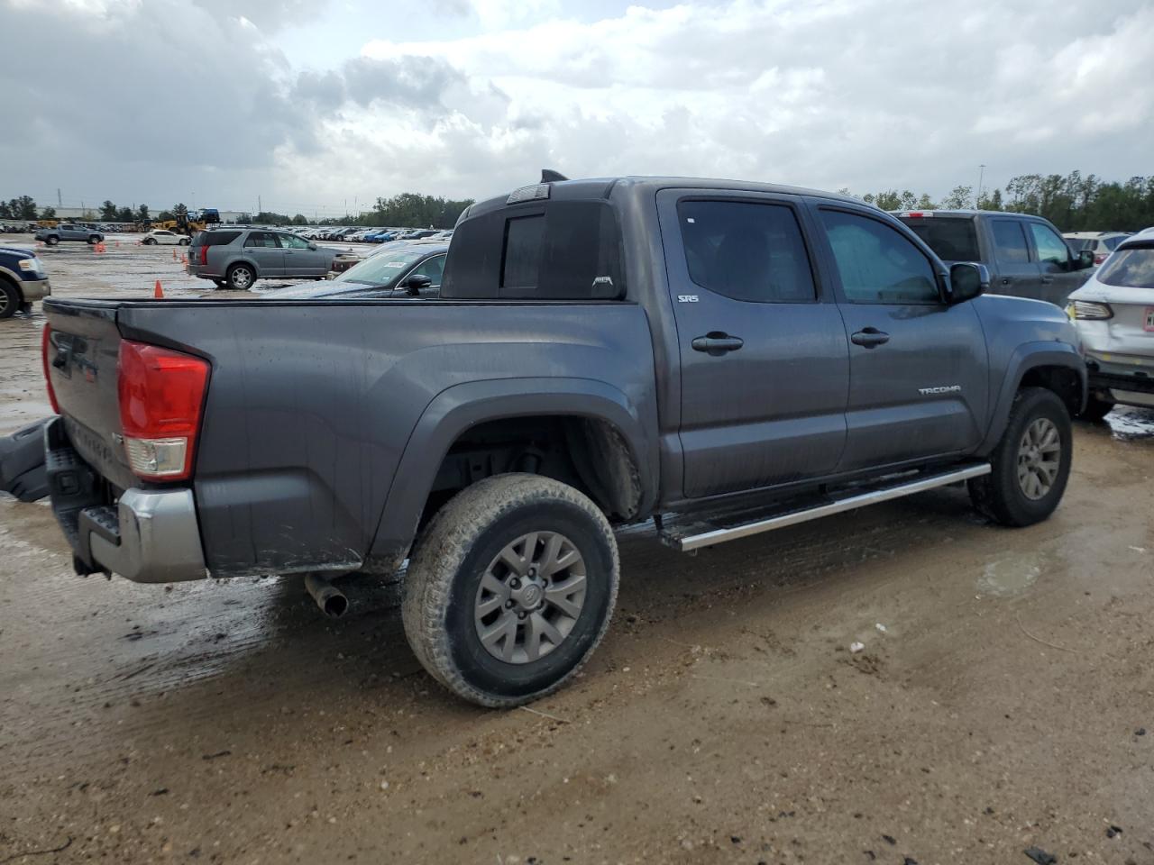 VIN 5TFAZ5CN8JX068327 2018 TOYOTA TACOMA no.3