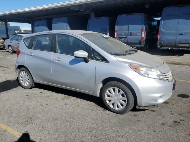 Hatchbacks NISSAN VERSA 2015 Srebrny