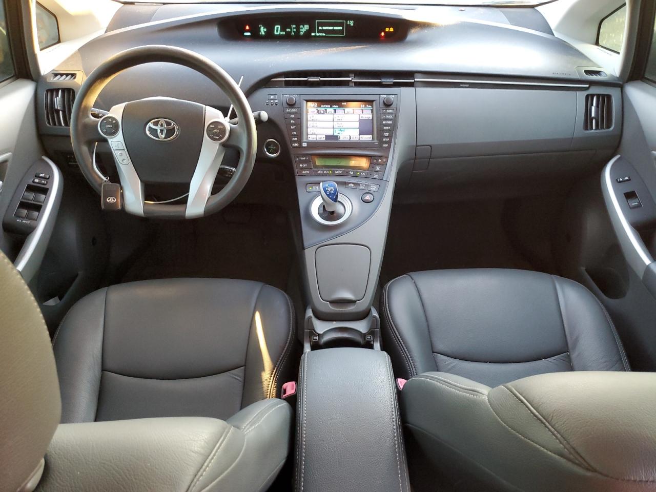 2011 Toyota Prius - Image 8