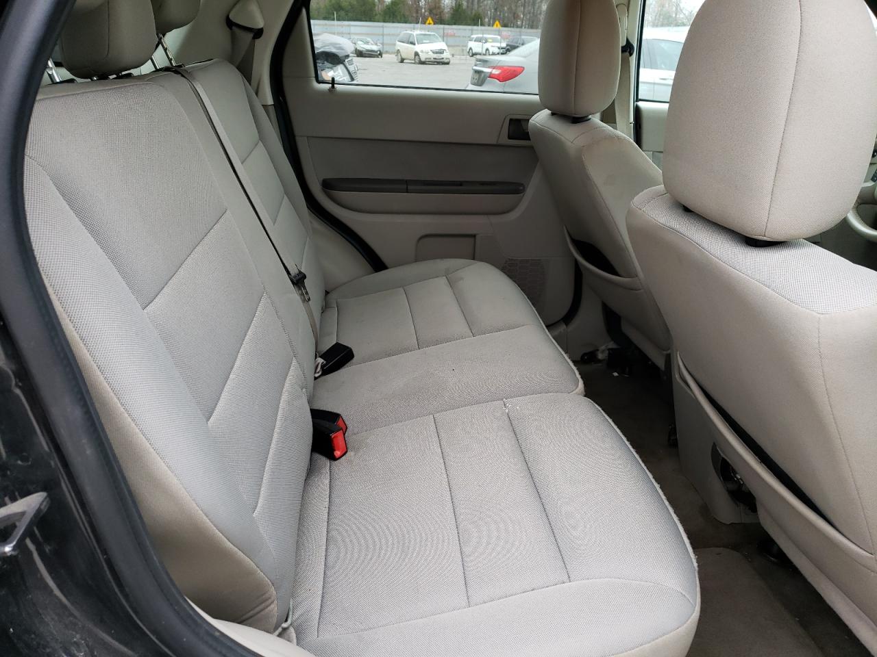 2011 Ford Escape - Image 11