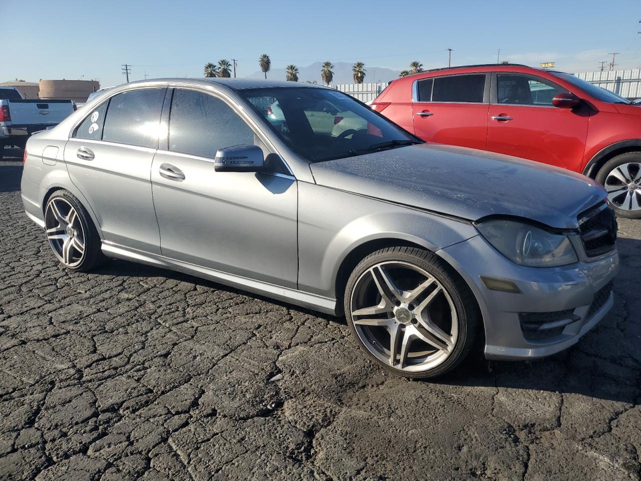 VIN WDDGF4HB2DR266086 2013 MERCEDES-BENZ C-CLASS no.4