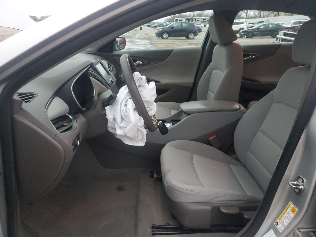 2017 Chevrolet Malibu - Image 7