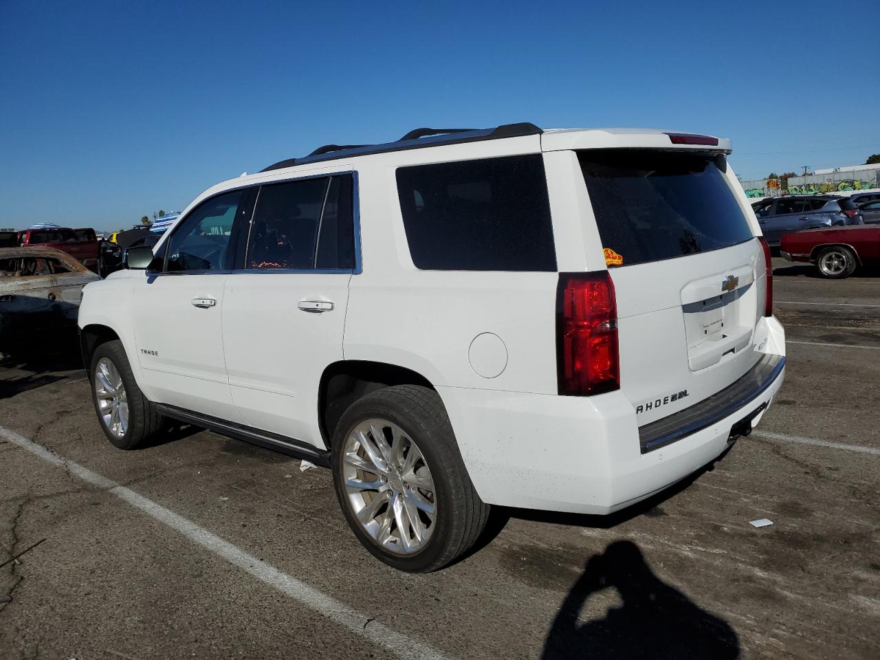 VIN 1GNSCCKJ9KR179152 2019 CHEVROLET TAHOE no.2