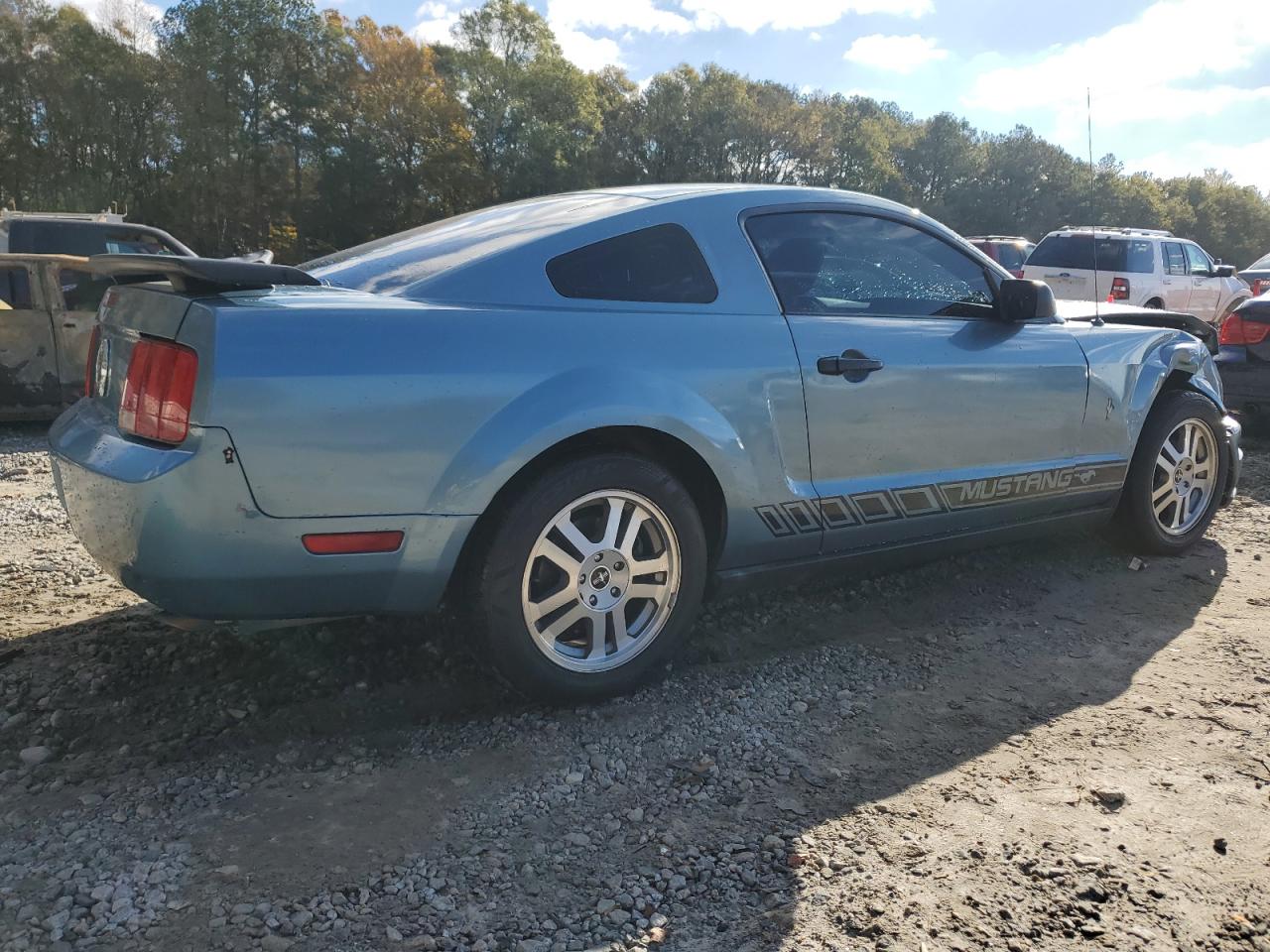 2005 Ford Mustang - Image 3