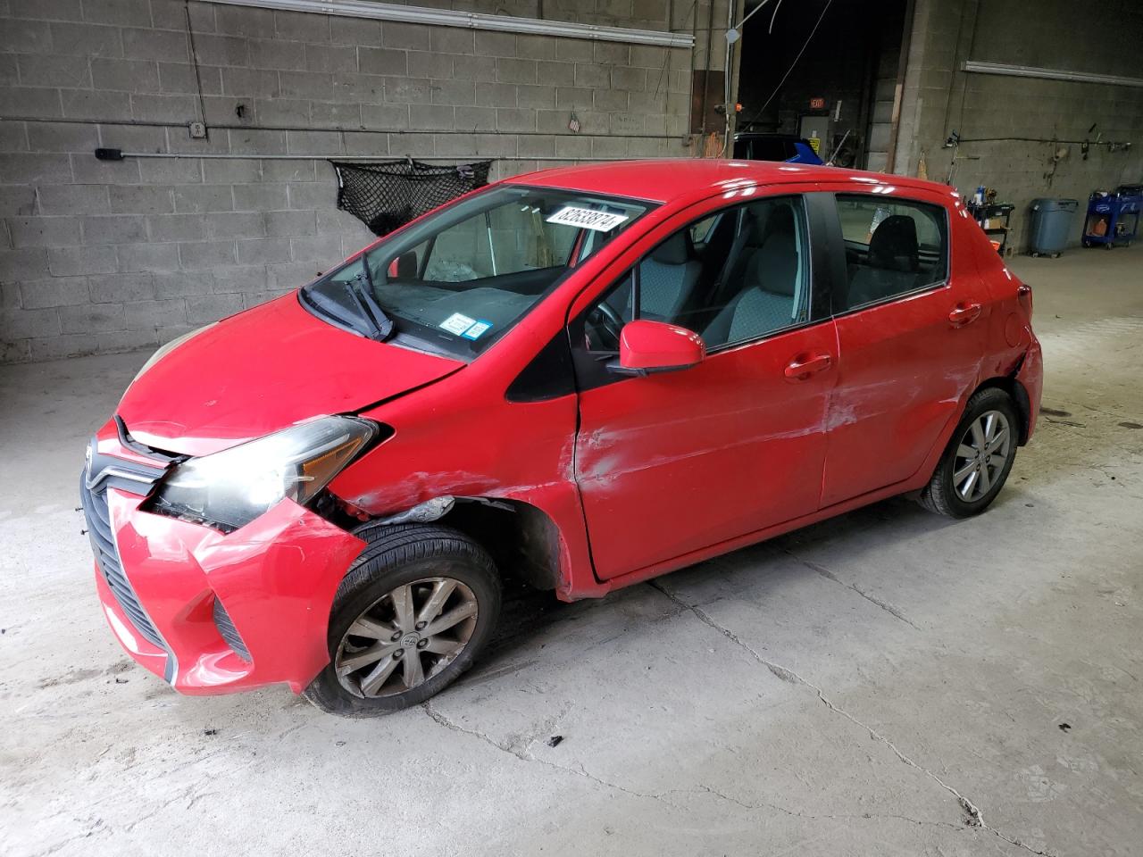 VIN VNKKTUD3XFA014977 2015 TOYOTA YARIS no.1