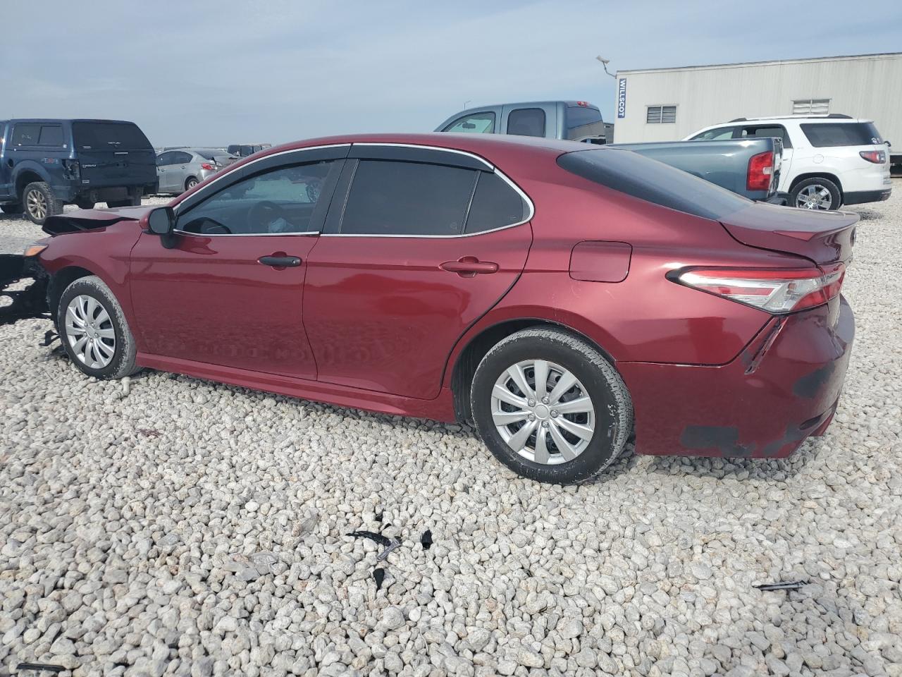 VIN 4T1B11HK9JU576340 2018 TOYOTA CAMRY no.2